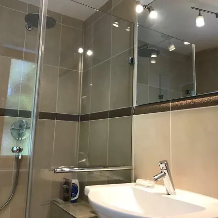 Apartman Comfortable In Cozy House Planegg