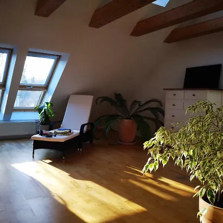 Apartman Comfortable In Cozy House Planegg