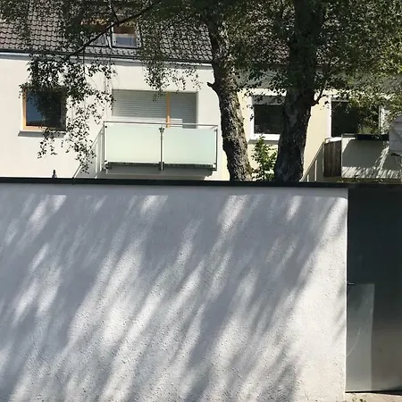 Apartman Comfortable In Cozy House Planegg